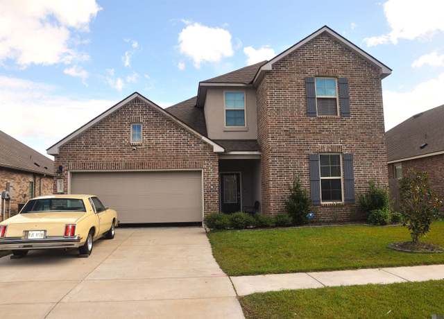 Property at 7552 Scarlet Oak Dr, Gonzales, LA 70737, 4 beds, 3 baths