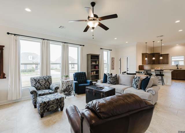 Property at 41236 Coastline Ave, Gonzales, LA 70737, 4 beds, 2 baths