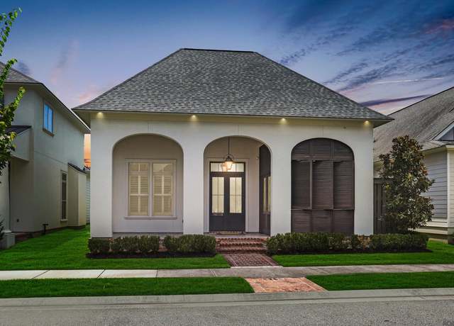 Property at 10720 Cane River Dr, Saint George, LA 70810, 3 beds, 2.5 baths