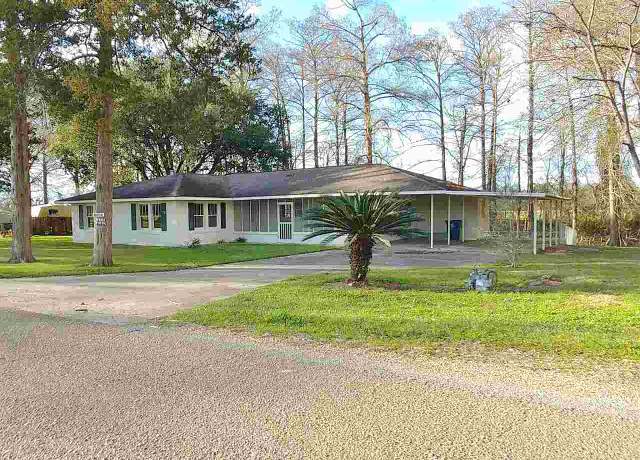 Property at 6008 Fordoche Rd, Fordoche, LA 70732, 3 beds, 1 bath