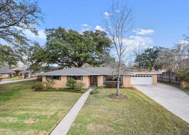 Property at 12025 Chester Dr, Saint George, LA 70810, 4 beds, 2 baths