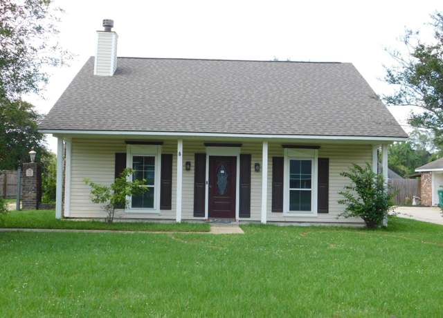 Property at 7367 Cherrydale Dr, Denham Springs, LA 70706, 3 beds, 2 baths