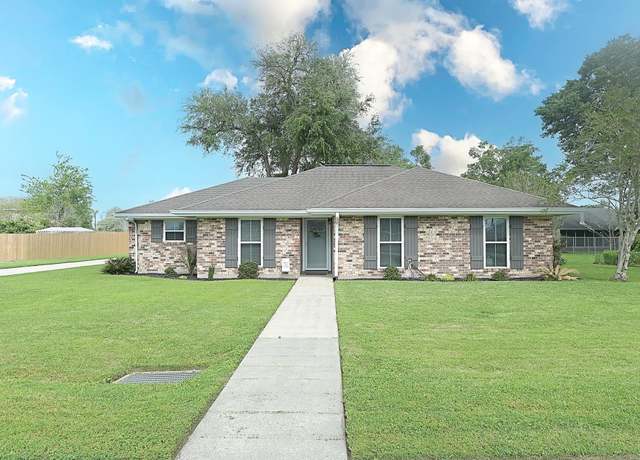 Property at 508 Levert Dr, Thibodaux, LA 70301, 3 beds, 2.5 baths