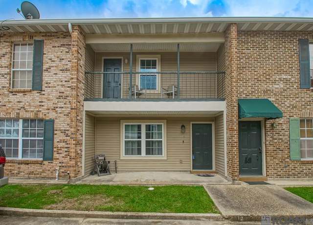 Property at 4624 Parkoaks Dr, Baton Rouge, LA 70816, 2 beds, 2.5 baths