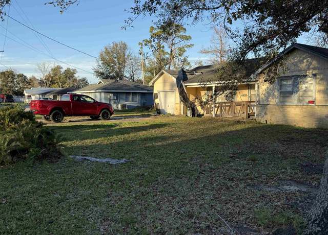 Property at 6855 West Main St, Houma, LA 70360, 4 beds, 2 baths