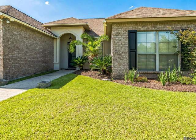 Property at 38671 Red Bud Ln, Denham Springs, LA 70706, 4 beds, 2 baths