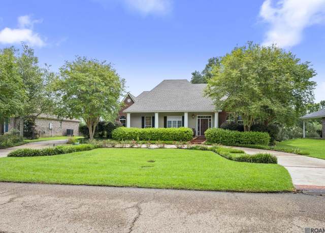 Property at 6924 Hunters Way, Denham Springs, LA 70726, 3 beds, 2.5 baths