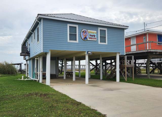 Property at 160 E Central Ave, Grand Isle, LA 70358, 3 beds, 2 baths