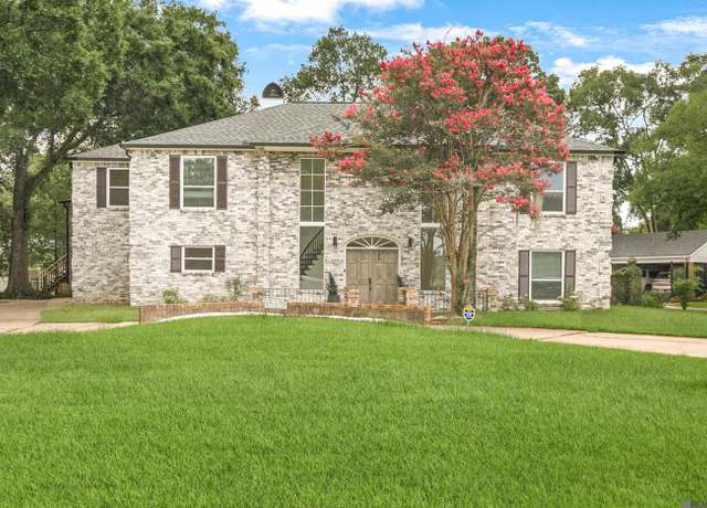 Property at 1031 Brutus Dr, Baton Rouge, LA 70816, 5 beds, 4.5 baths
