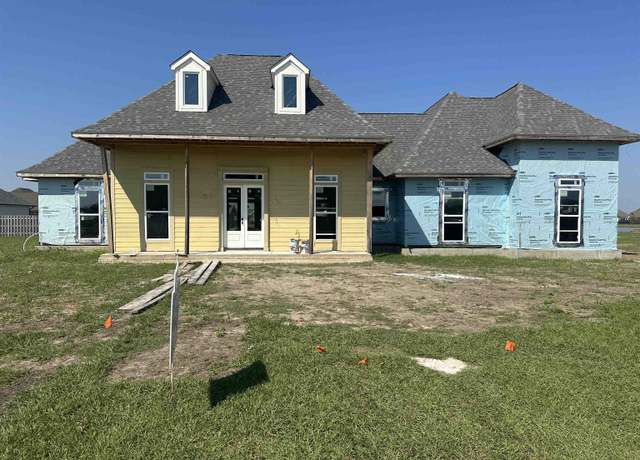 Property at 232 Waterford Dr, Thibodaux, LA 70301, 4 beds, 4 baths