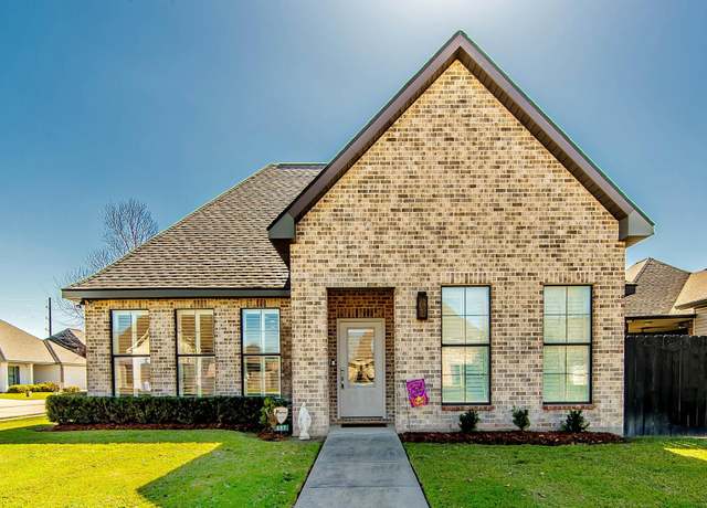 Property at 327 Shelby Claire Dr, Houma, LA 70360, 3 beds, 2 baths