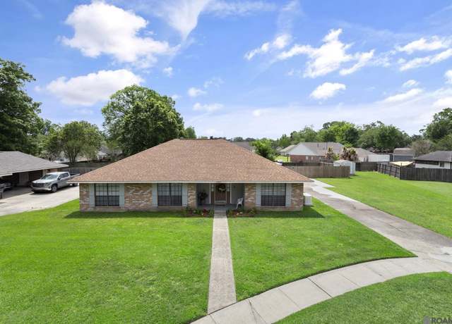 Property at 17012 Sharpsburg Ave, Saint George, LA 70817, 4 beds, 2 baths