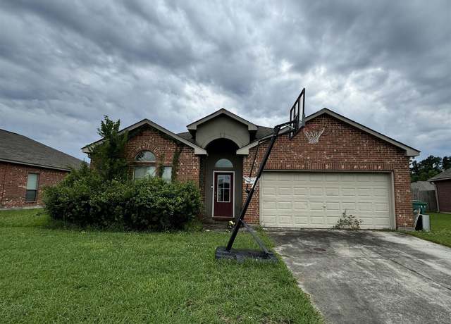 Property at 11066 Iberia Dr, Denham Springs, LA 70726, 3 beds, 2 baths