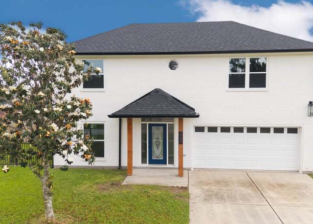 Property at 360 Sugar Plum St, Houma, LA 70364, 4 beds, 2.5 baths