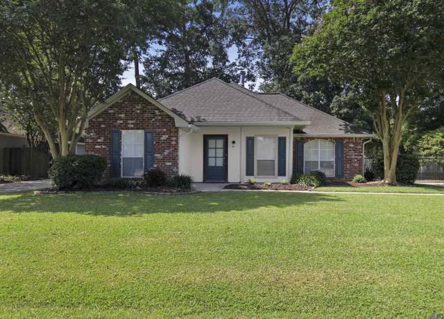 Property at 9124 Gary Dr, Denham Springs, LA 70726, 3 beds, 2 baths