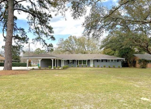 Property at 3027 Church St, Zachary, LA 70791, 4 beds, 3 baths