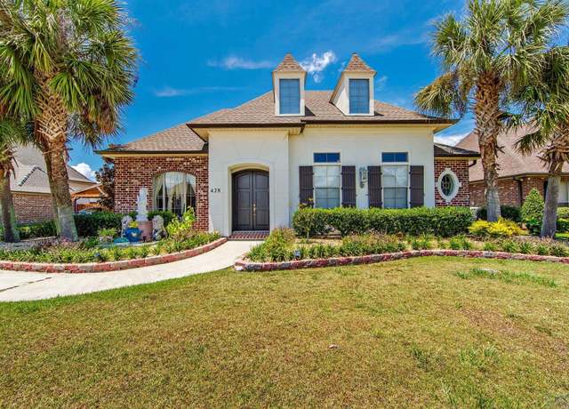 Property at 428 Sugar Highland Blvd, Houma, LA 70360, 4 beds, 2.5 baths