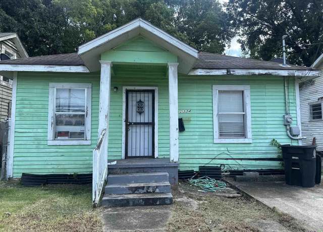 Property at 2334 Cherry St, Baton Rouge, LA 70802, 2 beds, 1 bath