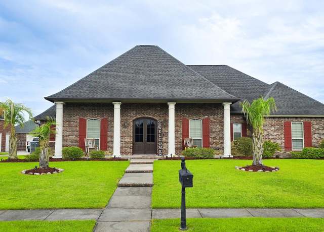 Property at 6549 Clark Plantation Dr, Gonzales, LA 70737, 4 beds, 3 baths