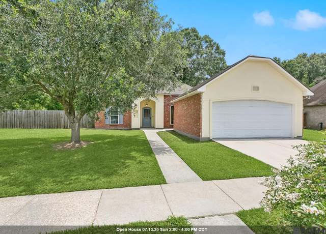 Property at 6216 Woodbend Dr, Zachary, LA 70791, 3 beds, 2 baths