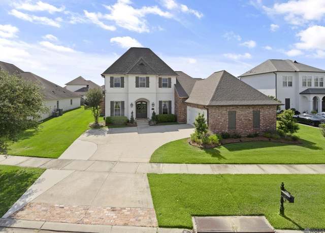 Property at 3730 Club View Ct, Zachary, LA 70791, 4 beds, 3.5 baths