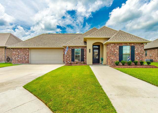 Property at 338 Lansdown Dr, Houma, LA 70360, 3 beds, 2 baths