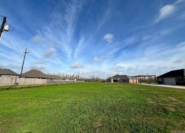 Property at 528 Lancaster Dr, Houma, LA 70360