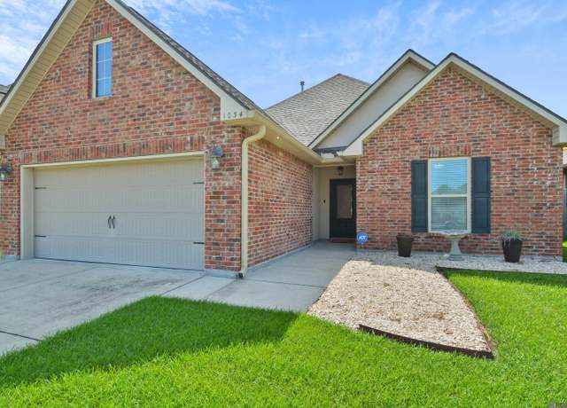 Property at 1034 Shadow Bluff Dr, Baton Rouge, LA 70820, 3 beds, 2 baths