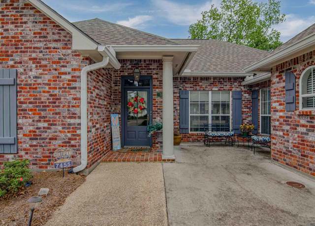 Property at 7455 Pecan Grove Dr, Denham Springs, LA 70726, 3 beds, 2.5 baths