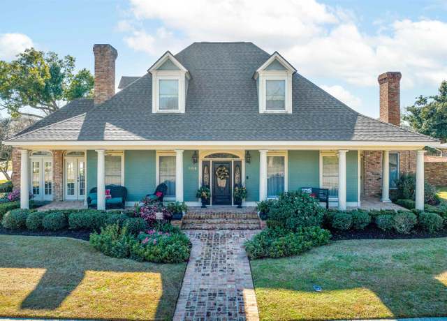 Property at 804 San Antonio Blvd, Houma, LA 70360, 4 beds, 3 baths