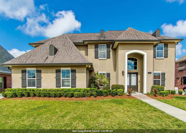 Property at 256 Riverwood Dr, Houma, LA 70360, 5 beds, 3.5 baths
