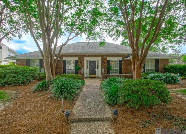 Property at 9302 Hilltrace Ave, Baton Rouge, LA 70809, 4 beds, 3 baths