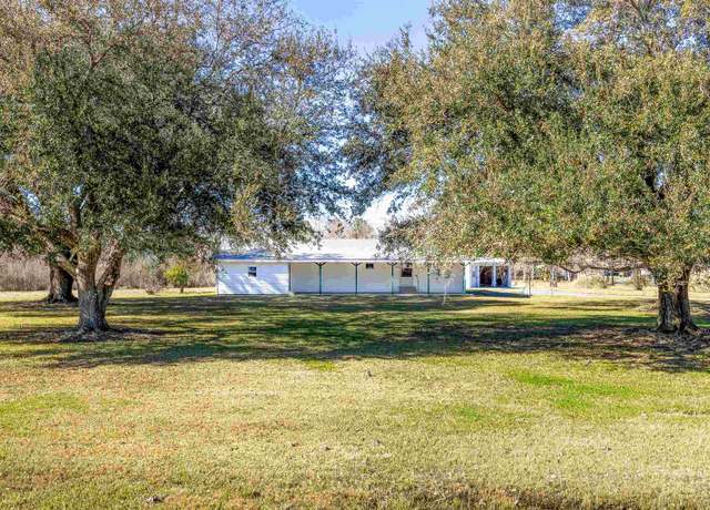 Property at 876 Highway 398, Labadieville, LA 70372, 3 beds, 2 baths