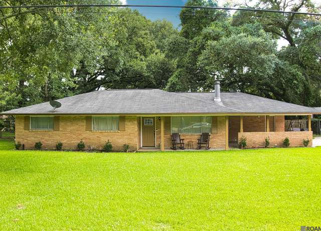 Property at 4076 Bennett St, Zachary, LA 70791, 4 beds, 3 baths