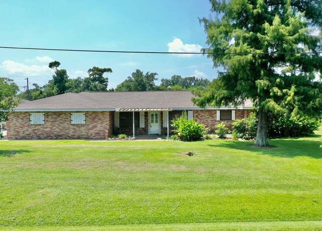 Property at 137 Gaudet Dr, Bourg, LA 70343, 4 beds, 3 baths