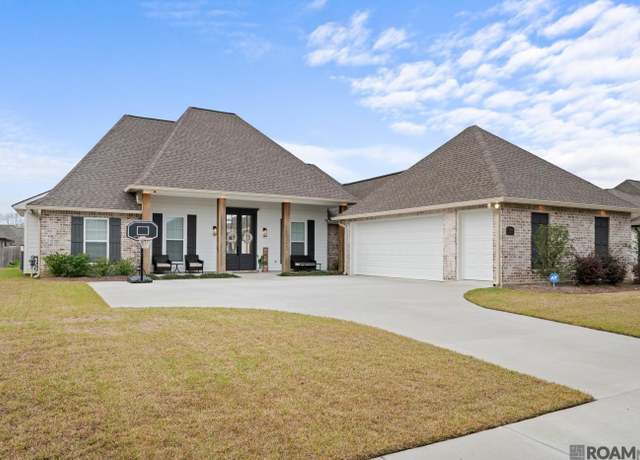 Property at 7280 Lillie Dr, Denham Springs, LA 70706, 4 beds, 3 baths