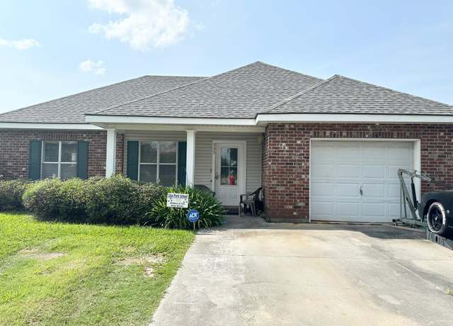 Property at 335 Monarch Dr, Houma, LA 70364, 3 beds, 2 baths