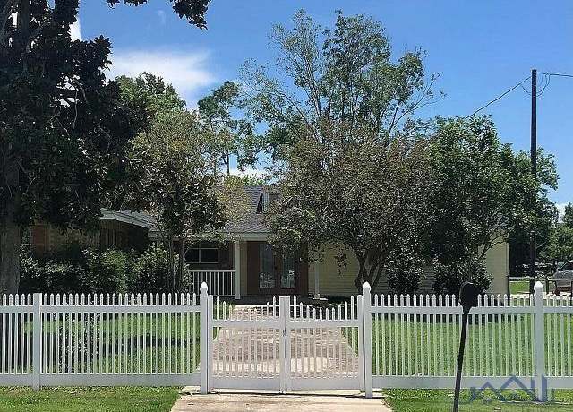 Property at 277 West 25th St, Larose, LA 70373, 3 beds, 2 baths