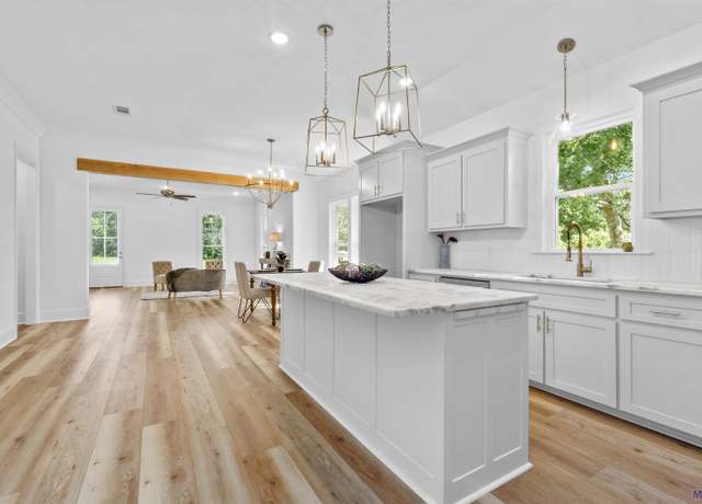 Property at 31872 Netterville Rd, Denham Springs, LA 70726, 3 beds, 2.5 baths