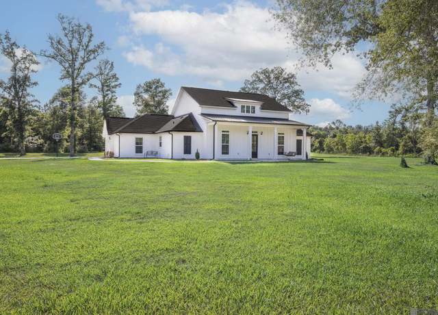 Property at 32091 Pit Stop Rd, Albany, LA 70711, 4 beds, 4.5 baths