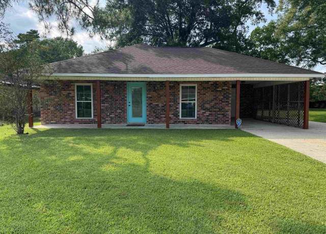 Property at 2023 Fern St, Denham Springs, LA 70726, 2 beds, 1 bath
