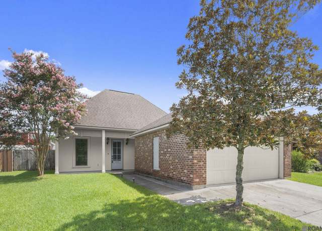 Property at 7373 Estelle Dr, Denham Springs, LA 70726, 3 beds, 2 baths