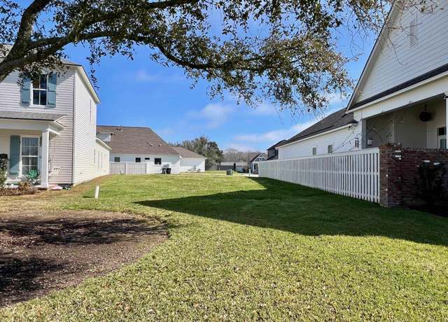 Property at 14204 Lovell Ct, Saint George, LA 70817