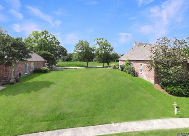 Property at 19371 Garden Lake Ct, Saint George, LA 70809