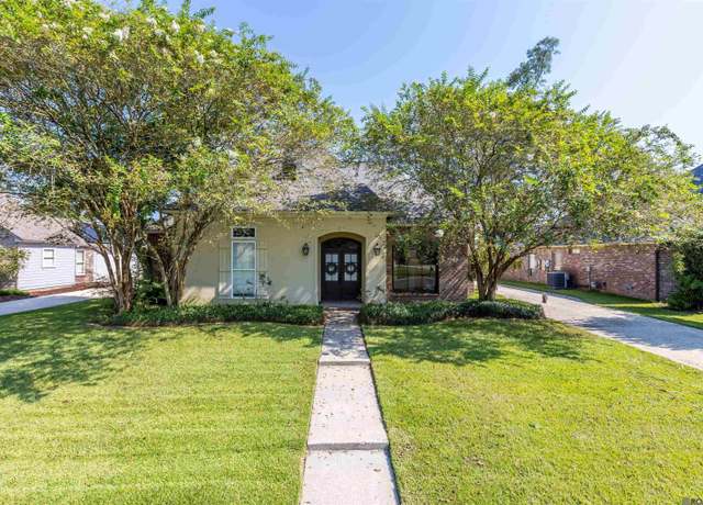 Property at 37058 Longwood Ave, Prairieville, LA 70769, 4 beds, 3 baths