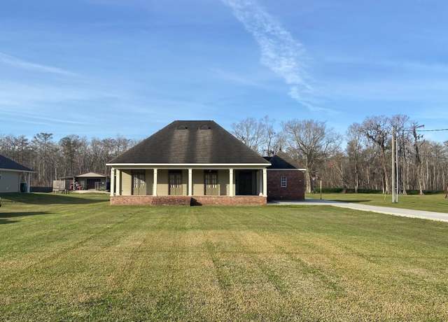 Property at 1014 Choctaw Rd, Thibodaux, LA 70301, 4 beds, 2.5 baths