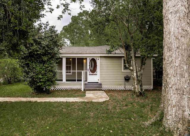 Property at 502 Pete's Hwy, Denham Springs, LA 70726, 2 beds, 2 baths