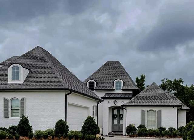 Property at 241 Rue Richard, Houma, LA 70359, 5 beds, 2.5 baths