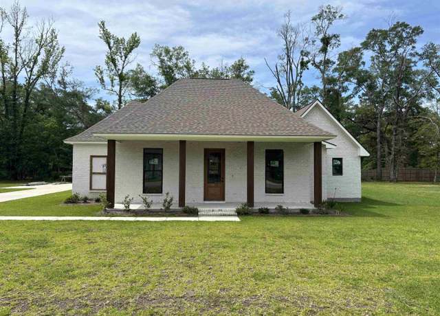 Property at 7210 Riverbank Dr, Denham Springs, LA 70706, 3 beds, 2 baths