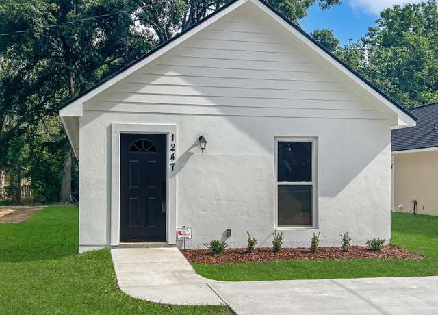 Property at 1247 Cardinal St, Baton Rouge, LA 70807, 3 beds, 2 baths